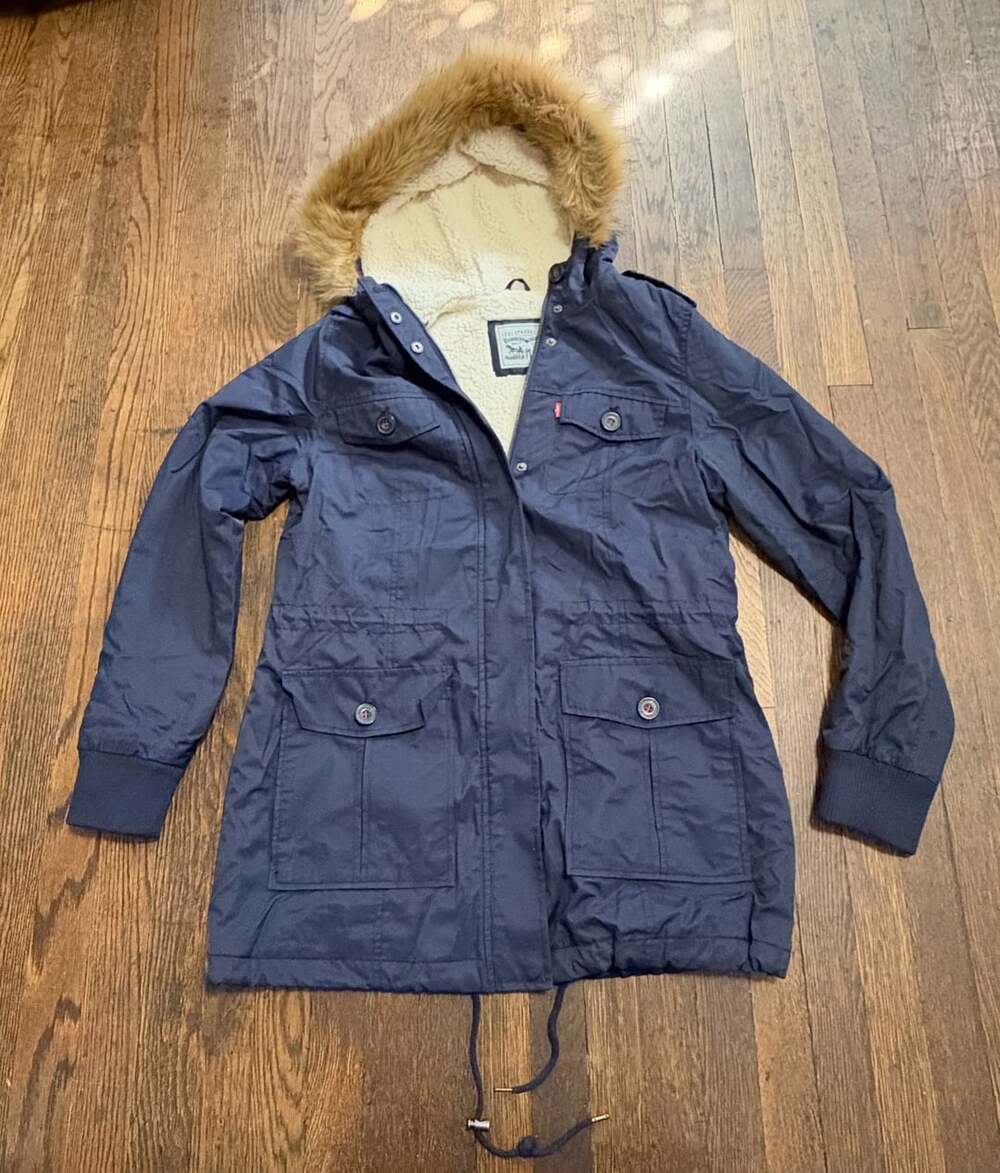 Levi's Sherpa Lined Fur Hood Utility Parka Jacket Navy Blue Size M Outdoor Coat
